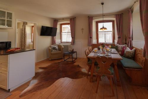 Altes Forsthaus - Fewo "Wiesental", privater "Spa" mit Sauna, Wanne und Relaxliegen, Todtnau- Feldberg