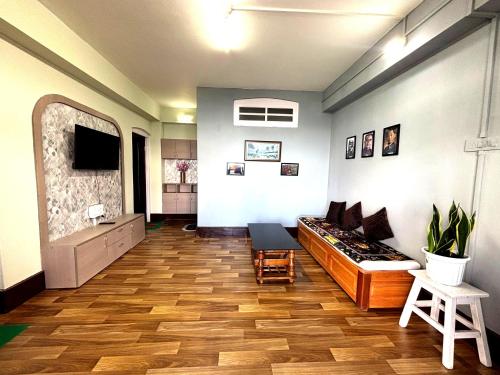 Khangrila Nest Homestay in Kaluka