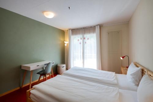 SHIMA-Davos Room Type - Twin Room