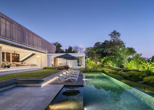 La Maison d'Ulysse - Luxury 4BR Villa Surrounded by Rice Paddies
