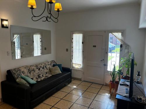 Amplio chalet con parque en barrio Constitución (Amplio chalet con parque en barrio Constitucion) in 쿠아드리쿨라