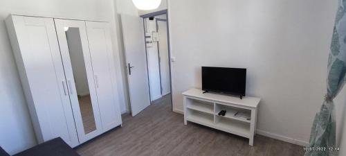 Facilities, chambre en colocation moyenne duree 1 near Musee Matisse