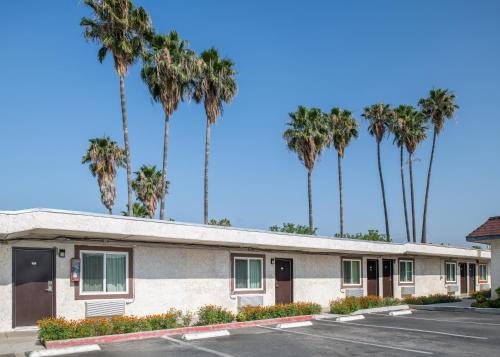 A szálláshely kívülről, Starlite Motel in San Bernardino (Kalifornia)
