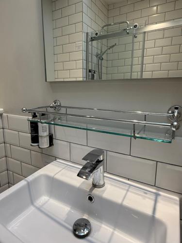 Dream Stays Bath - Beau Street Apartments, Bath (photo 10)