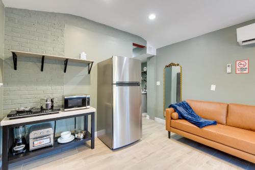 Walk to Metro Station! Cheverly Apt 8 Mi to DC in Cheverly (MD)