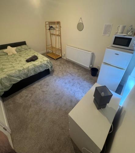 Quarto privativo em uma casa com outros quartos e banheiro compartilhado in Park