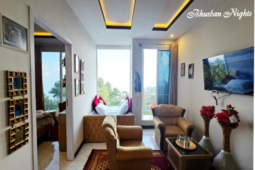 Bhurban Nights - High Floor Glass Views - #Murree #Bhurban in 布爾班