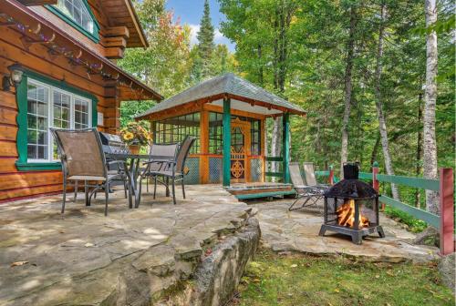 Domaine Rivière Sacacomie - Chalet l'Hirondelle (Domaine Riviere Sacacomie - Chalet l'Hirondelle) in Saint-Alexis-Des-Monts (QC)