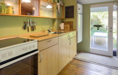 virtuve, Gorgeous Home In Malling With Wifi in Kysing
