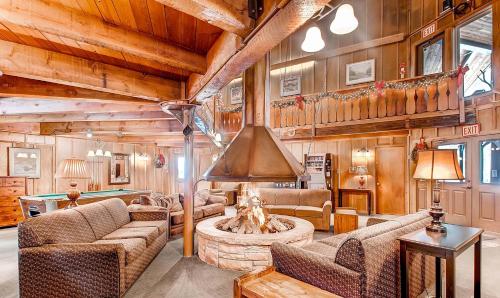 Park Meadows 6A by Ski Country Resorts in Four O'Clock