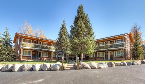Park Meadows 6A by Ski Country Resorts in Four O'Clock