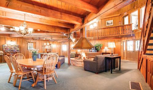 Park Meadows 6A by Ski Country Resorts in Four O'Clock