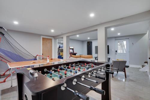 Summer getaway, hot tub, game room