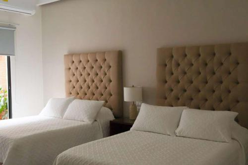 2 double beds
