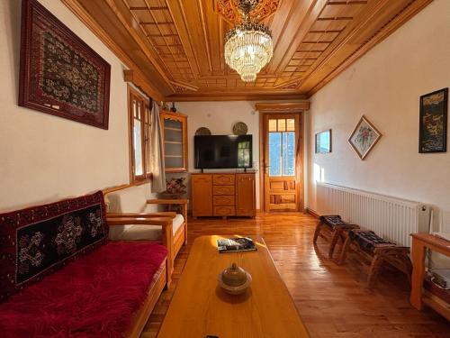 La casa di Areti in 아닐리오