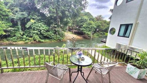 考索（素叻他尼） The River khaosok 酒店 泳池