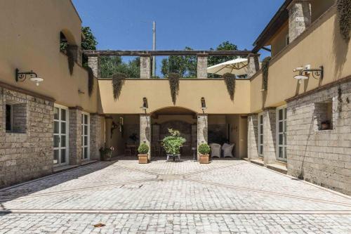 A szálláshely kívülről, La Fonte Su in Canterano