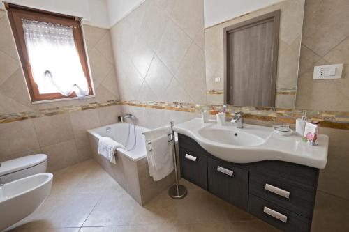 Monte Castello - image 7