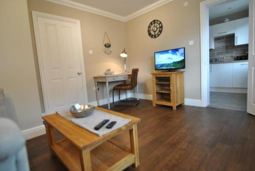 Accommodation Windsor Ltd - Lord Raglan House One Bedroom - image 9