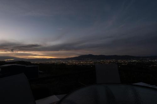 Dream Homes Vacaciones Heredia - 8 miles Airport in Birri De Santa Barbara