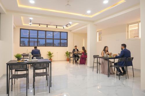 Restaurant, FabHotel Prime Esta Inn - Nr. Twin Tower, Viman Nagar near Chokhi Dhani