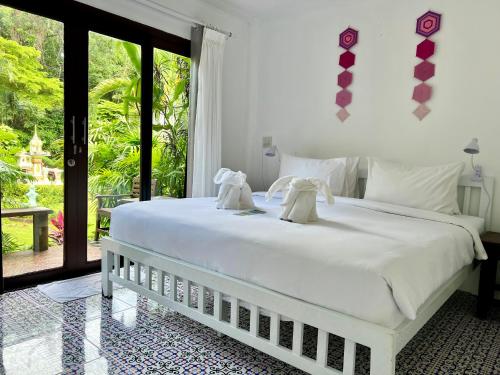 Wave-F Homestay 