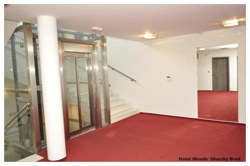 Hotel Monde - image 2