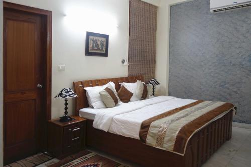 SABS Bed and Breakfast - New Delhi
