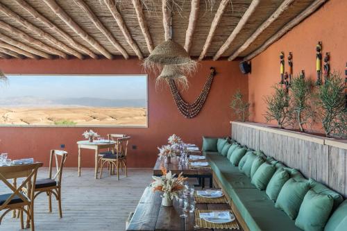 Restaurant, Les Terrasses d'Agafay - Camp - Heated pool - Activities in El Arissa