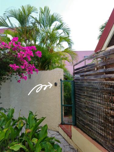 Joli appartement climatisé avec cuisine, salle d'eau, chambre et terrasse (Joli appartement climatise avec cuisine, salle d'eau, chambre et terrasse) in Saint Martin