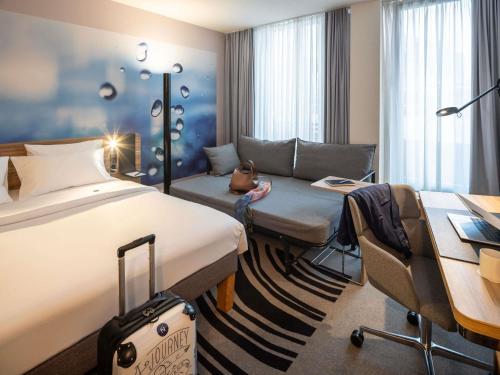 room detail thumbnail 1