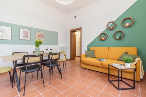 Casa Faccio Private Garden E Comfort near the Station and Arena
