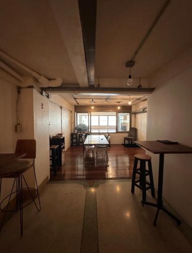 42 Guest House near สถานีรถไฟฟ้าใต้ดินศูนย์วัฒนธรรมแห่งประเทศไทย