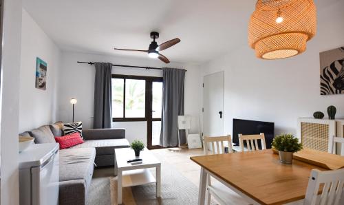Book Jet - OASIS CORRALEJO Apartments Pool & WIFI 4