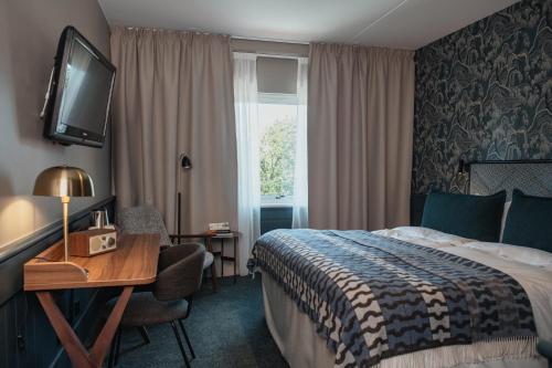 1 queen bed