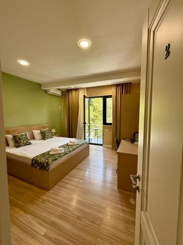 Likani Home