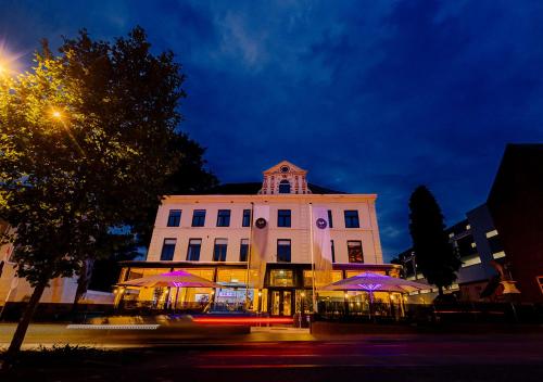 Atlas Hotel, Валкенбюрг