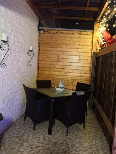 Erkély/terasz, Ferienhaus Familie Böelke (Ferienhaus Familie Boelke) in Monheim am Rhein