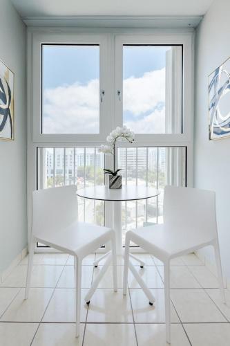 ESJ Towers Studio- Beach Access - image 9