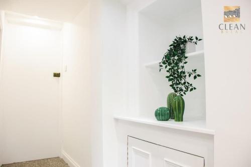 Stylish 1-Bed Flat Sleeps 4 Free Parking in Bathampton