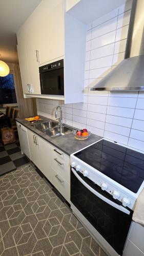 Bright 3-Bedroom Apartment with Balcony in Tuve