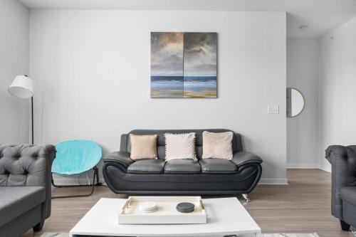 Affordable 2-Bedroom Fishers Pool View - image 2