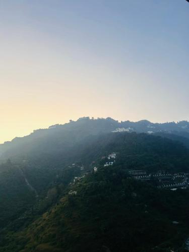 Hillside heaven Homestay in Tundhar Village