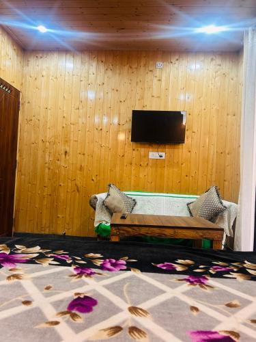 Hillside heaven Homestay in Tundhar Village