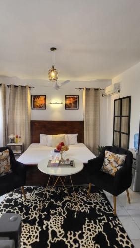 Dee Kijanis studio apartment in Mombasa