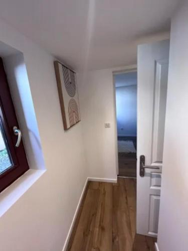 Soh Rent Appartement Schiltigheim proche Strasbourg terrasse -Tv in 希爾蒂蓋姆