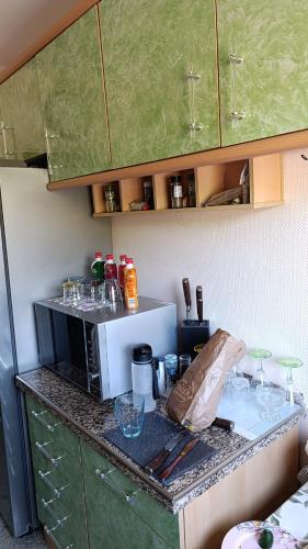 Weltoffenes privates Gästezimmer bei LGBTQ freundlichen Gastgeber der mit in der Wohnung lebt (Weltoffenes privates Gastezimmer bei LGBTQ freundlichen Gastgeber der mit in der Wohnung lebt) in Wedding