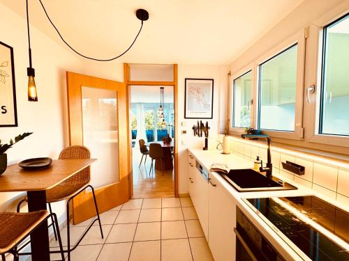 "Pure Living" Modernes Apartment in Böblingen Balkon nahe Stuttgart in Böblingen, Deutschland
