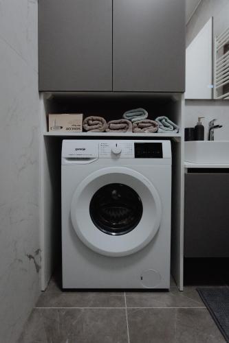 BLuxe Residence - image 5