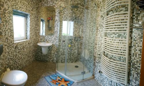 浴室, Ferienhaus Eichwalde in 艾希瓦爾德